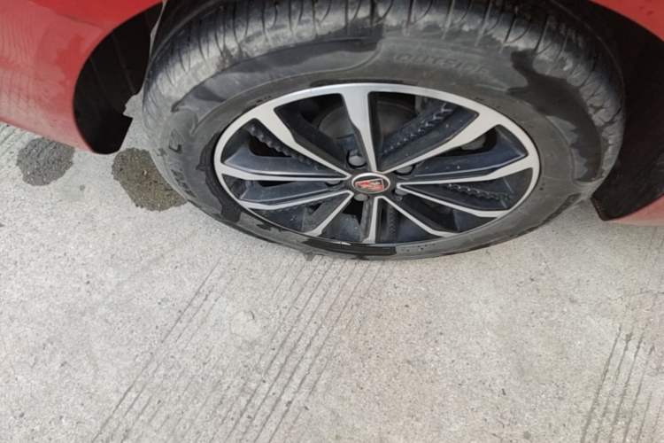 Used Roewe i5 2020 1.5L Automatic 4G Connect Luxury Flagship Edition Right Rear Wheel Hub
