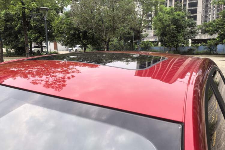 Used Roewe i5 2020 1.5L Automatic 4G Connect Luxury Flagship Edition Roof