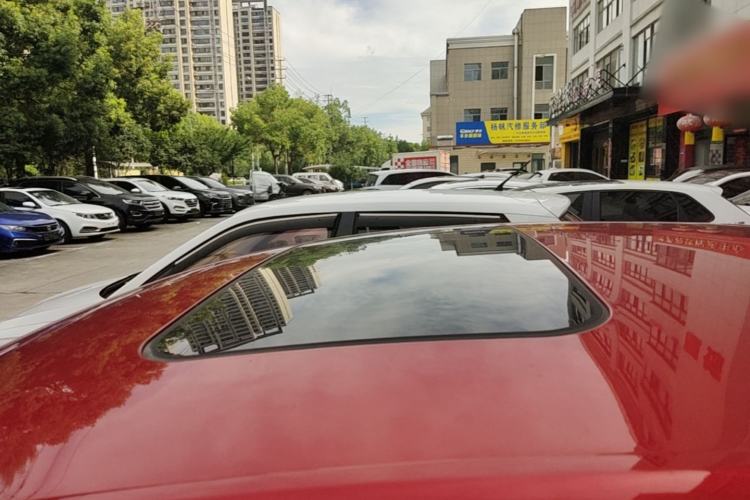 Used Roewe i5 2020 1.5L Automatic 4G Connect Luxury Flagship Edition Roof