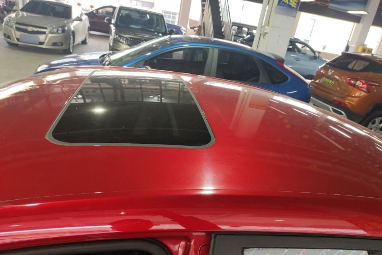 Used Roewe i5 2020 1.5L Automatic 4G Connect Luxury Flagship Edition Roof