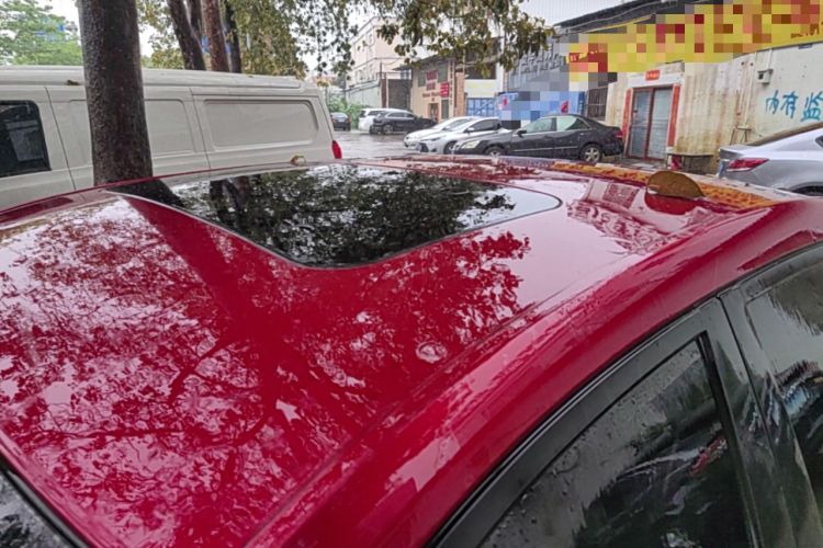 Used Roewe i5 2020 1.5L Automatic 4G Connect Luxury Flagship Edition Roof