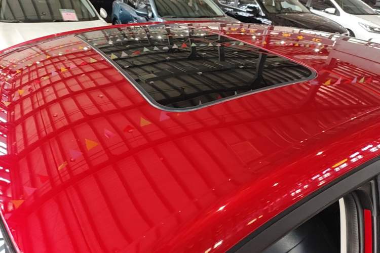 Used Roewe i5 2020 1.5L Automatic 4G Connect Luxury Flagship Edition Roof