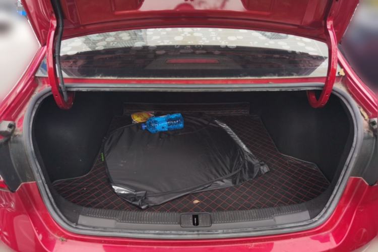 Used Roewe i5 2020 1.5L Automatic 4G Connect Luxury Flagship Edition Trunk