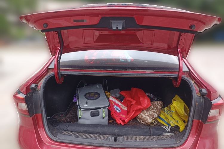 Used Roewe i5 2020 1.5L Manual 4G Connect Leehao Flagship Edition Trunk