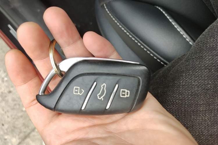 Used Roewe i5 2020 1.5L Automatic 4G Connect Luxury Flagship Edition Vehicle Key