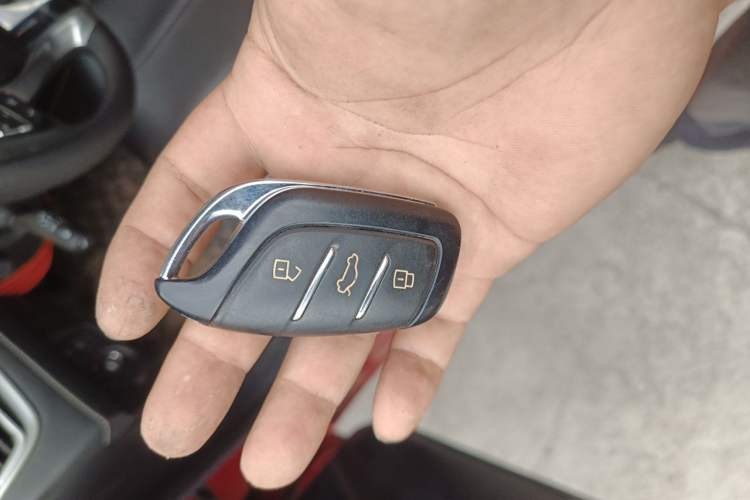 Used Roewe i5 2020 1.5L Manual 4G Connect Leehao Flagship Edition Vehicle Key