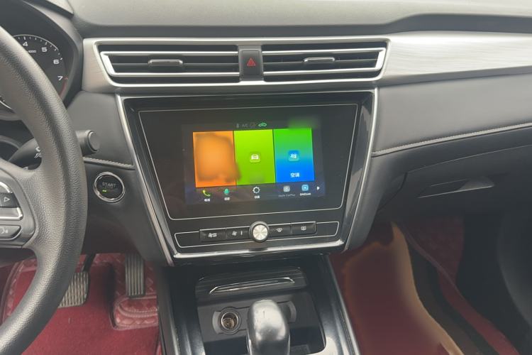 Used Roewe i5 2020 1.5L Automatic 4G Connected Linghao Edition Audio And AC Panel