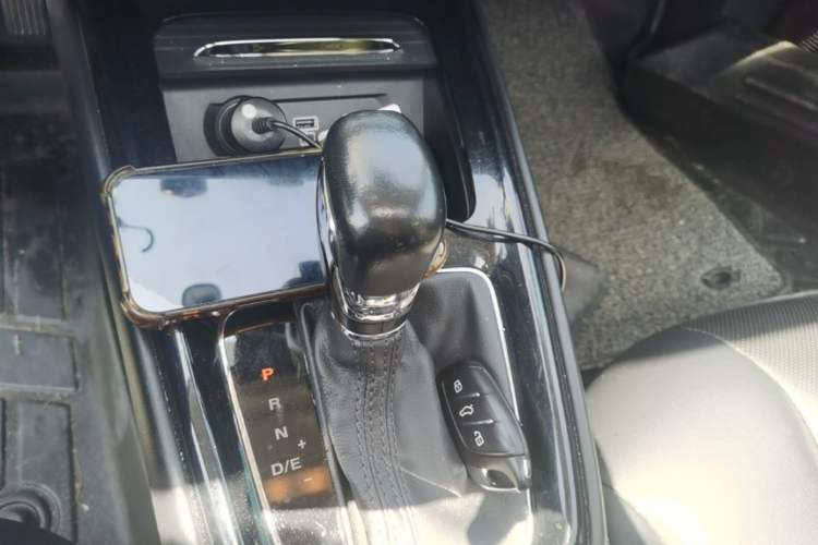 Used Roewe i5 2020 1.5L Automatic 4G Connected Linghao Edition Gear Lever