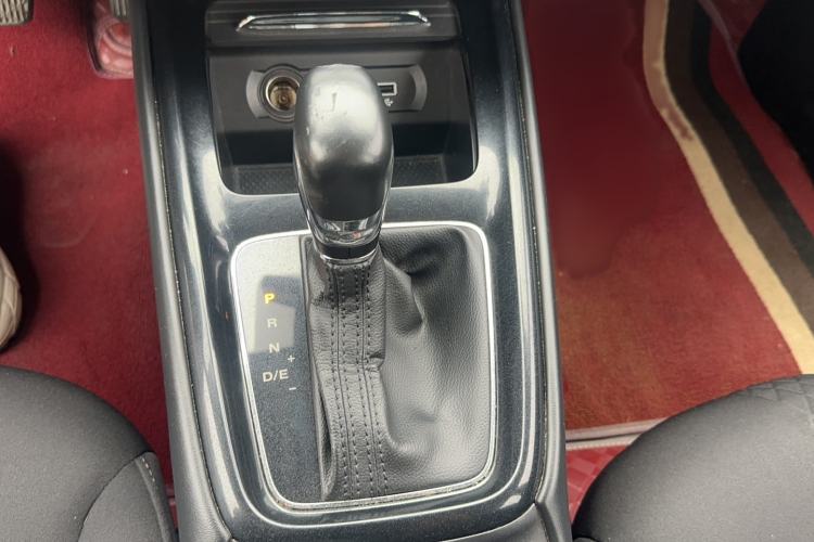 Used Roewe i5 2020 1.5L Automatic 4G Connected Linghao Edition Gear Lever