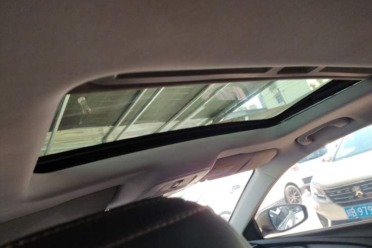 Used Roewe i5 2020 1.5L Manual 4G Connect Leehao Flagship Edition Headliner
