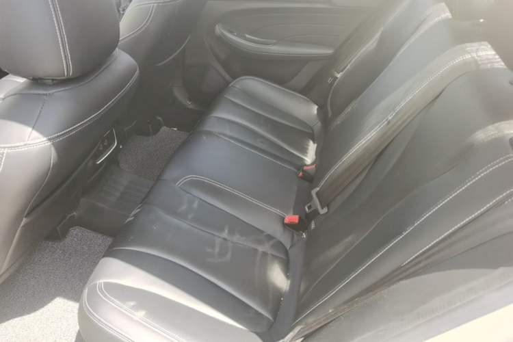 Used Roewe i5 2020 1.5L Automatic 4G Connected Linghao Edition Left Rear Seat