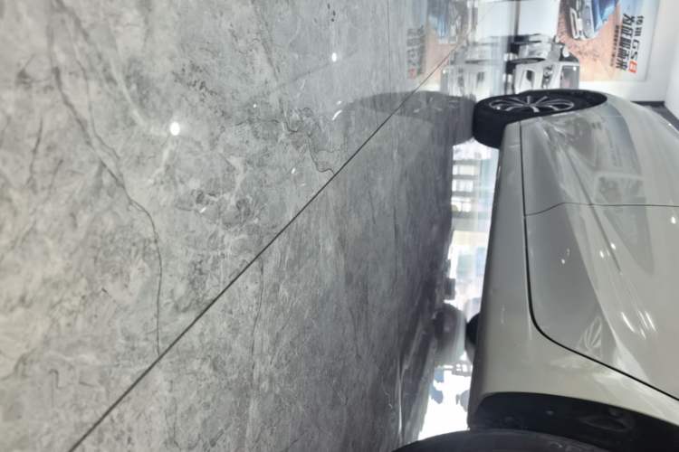 Used Roewe i5 2020 1.5L Automatic 4G Connect Luxury Flagship Edition Left Side Sill