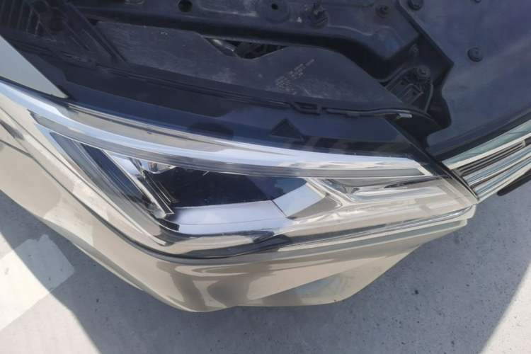 Used Roewe i5 2020 1.5L Automatic 4G Connected Linghao Edition Right Front Headlight