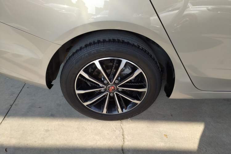 Used Roewe i5 2020 1.5L Manual 4G Connect Leehao Flagship Edition Right Rear Wheel Hub
