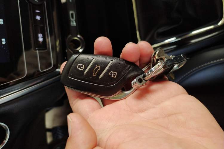 Used Roewe i5 2020 1.5L Manual 4G Connect Leehao Flagship Edition Vehicle Key