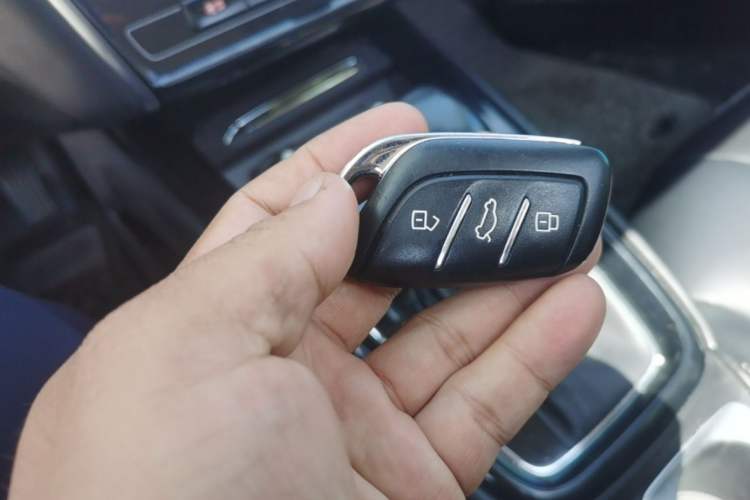 Used Roewe i5 2020 1.5L Automatic 4G Connected Linghao Edition Vehicle Key
