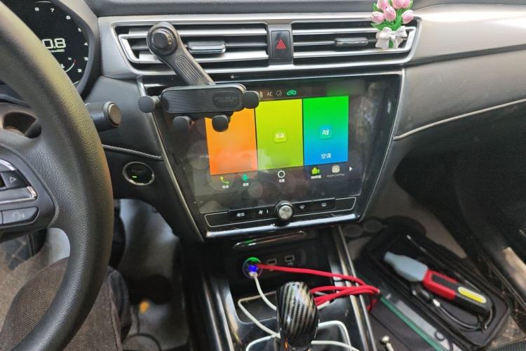 Used Roewe i5 2020 1.5L Automatic 4G Connect Luxury Flagship Edition Audio And AC Panel