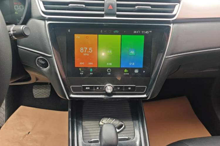Used Roewe i5 2020 1.5L Automatic 4G Connect Luxury Flagship Edition Audio And AC Panel