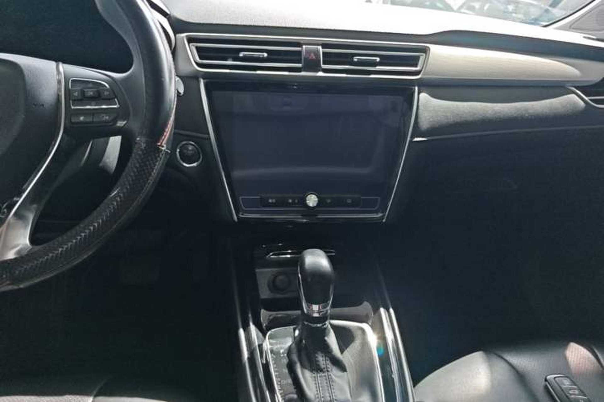 Used Roewe i5 2020 1.5L Automatic 4G Connect Luxury Flagship Edition Audio And AC Panel