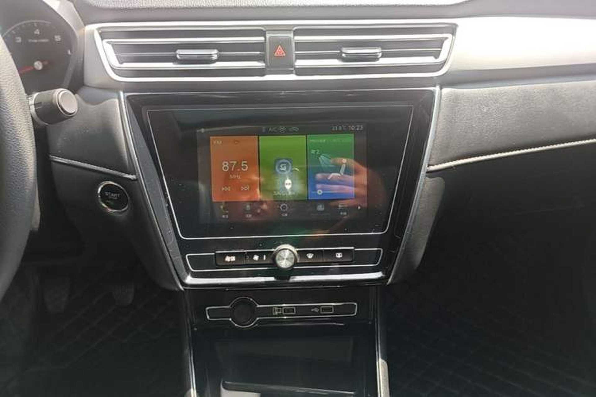 Used Roewe i5 2020 1.5L Manual 4G Connect Leehao Flagship Edition Audio And AC Panel