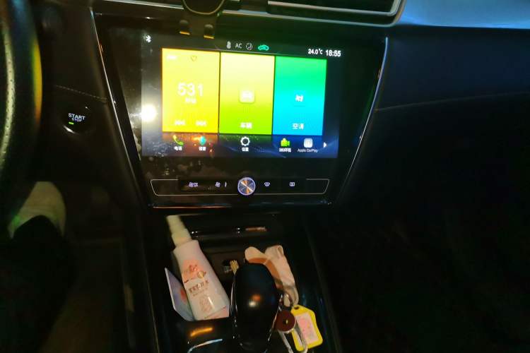 Used Roewe i5 2020 1.5L Automatic 4G Connect Luxury Flagship Edition Audio And AC Panel
