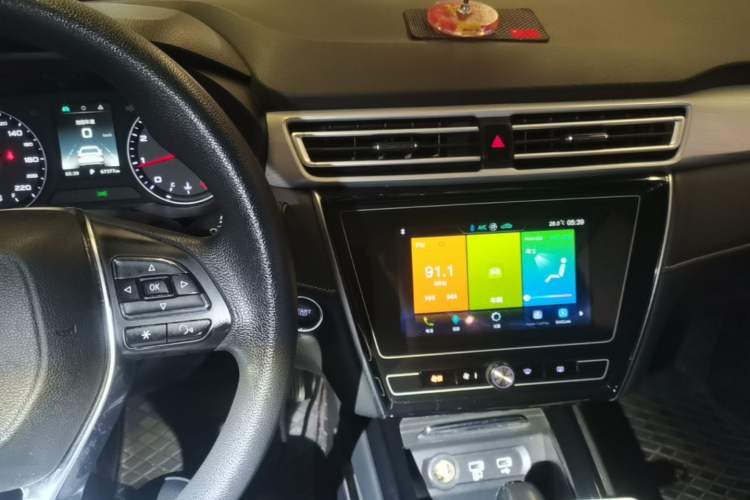 Used Roewe i5 2020 1.5L Automatic 4G Connected Linghao Edition Audio And AC Panel