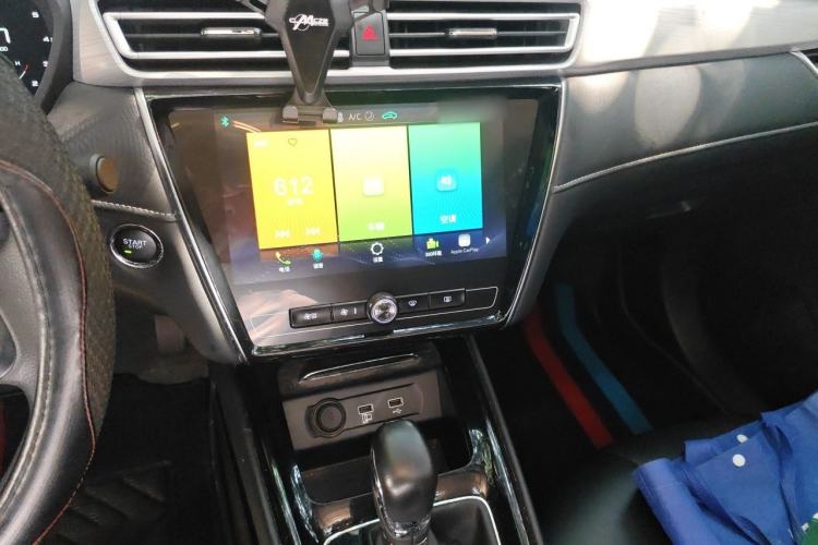 Used Roewe i5 2020 1.5L Automatic 4G Connect Luxury Flagship Edition Audio And AC Panel