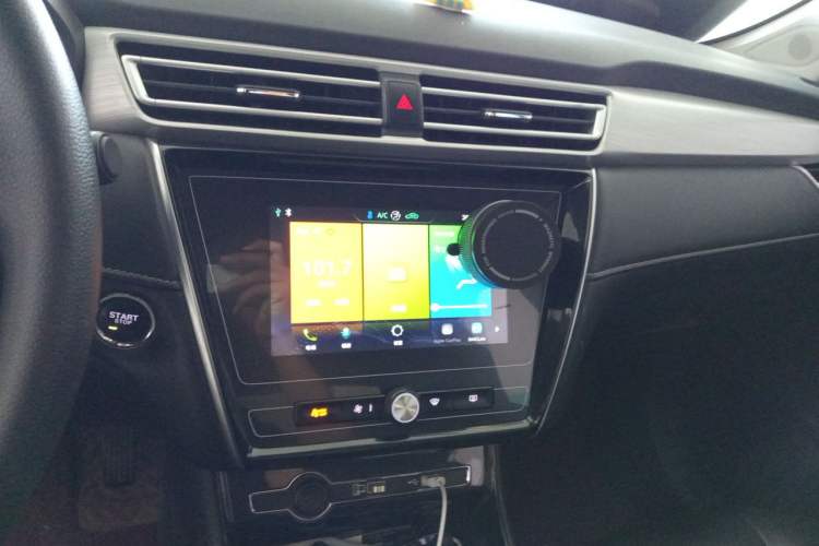 Used Roewe i5 2020 1.5L Manual 4G Connect Luxury Edition Audio And AC Panel