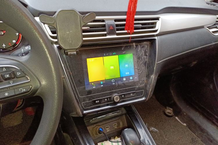 Used Roewe i5 2020 1.5L Automatic 4G Connected Linghao Edition Audio And AC Panel