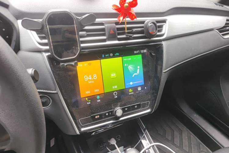 Used Roewe i5 2020 1.5L Automatic 4G Connect Luxury Flagship Edition Audio And AC Panel