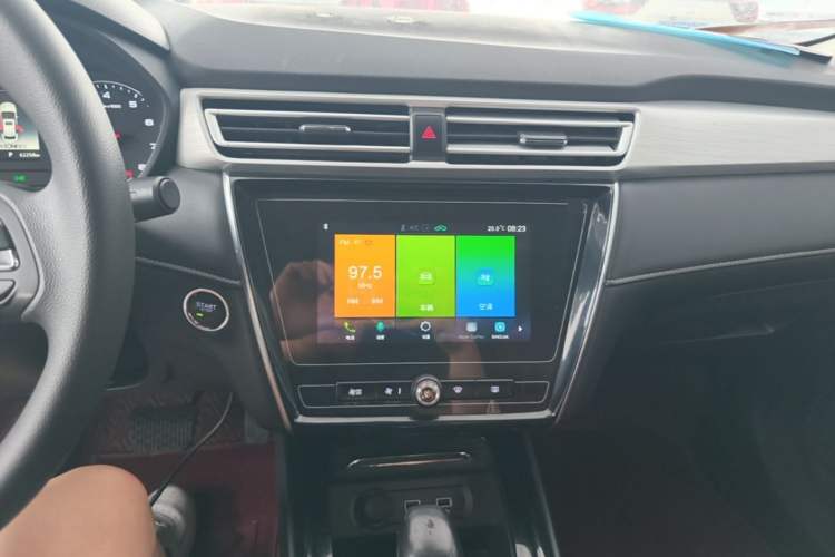 Used Roewe i5 2020 1.5L Automatic 4G Connected Linghao Edition Audio And AC Panel