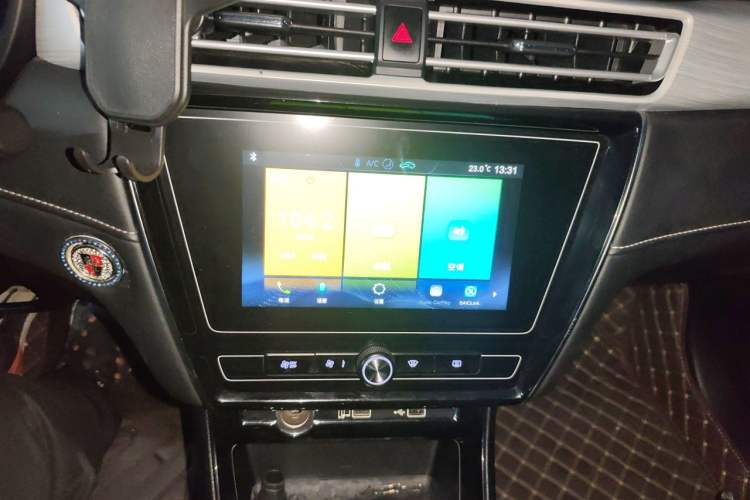 Used Roewe i5 2020 1.5L Manual 4G Connect Leehao Flagship Edition Audio And AC Panel