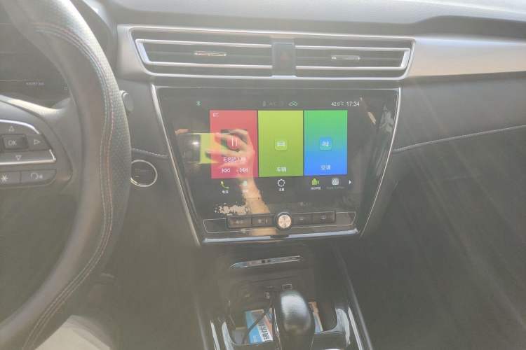 Used Roewe i5 2020 1.5L Automatic 4G Connect Luxury Flagship Edition Audio And AC Panel