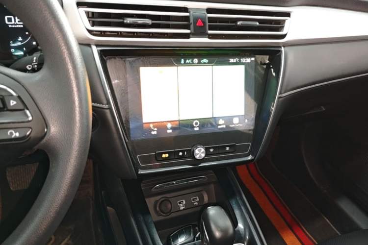 Used Roewe i5 2020 1.5L Automatic 4G Connect Luxury Flagship Edition Audio And AC Panel