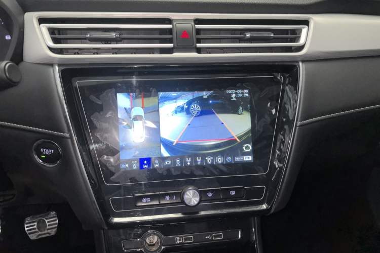 Used Roewe i5 2020 1.5L Manual 4G Connect Leehao Flagship Edition Audio And AC Panel