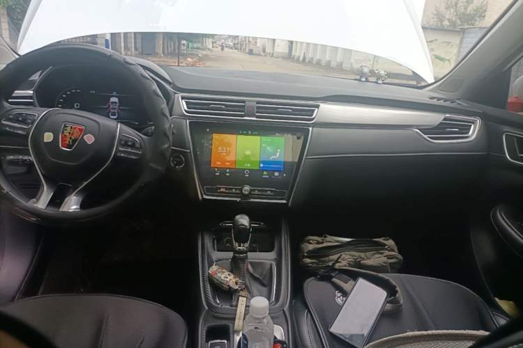 Used Roewe i5 2020 1.5L Automatic 4G Connect Luxury Flagship Edition Audio And AC Panel
