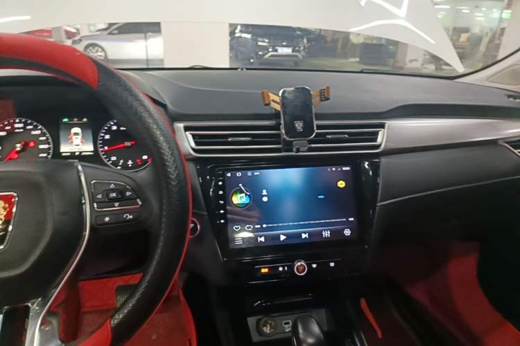 Used Roewe i5 2020 1.5L Automatic 4G Connected Linghao Edition Audio And AC Panel