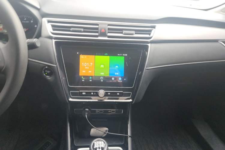 Used Roewe i5 2020 1.5L Manual 4G Connect Luxury Edition Audio And AC Panel
