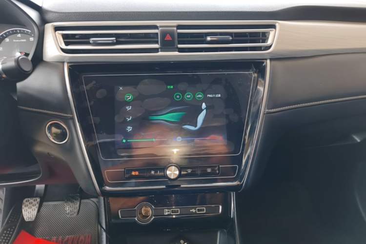 Used Roewe i5 2020 1.5L Manual 4G Connect Leehao Flagship Edition Audio And AC Panel