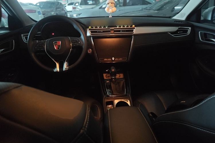 Used Roewe i5 2020 1.5L Automatic 4G Connect Luxury Flagship Edition Center Console