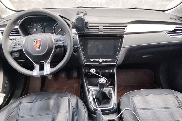Used Roewe i5 2020 1.5L Manual 4G Connect Luxury Edition Center Console