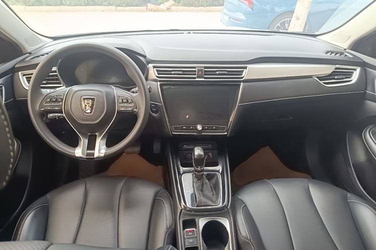 Used Roewe i5 2020 1.5L Automatic 4G Connect Luxury Flagship Edition Center Console