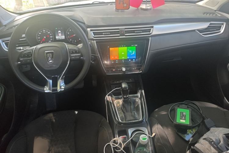 Used Roewe i5 2020 1.5L Automatic 4G Connected Linghao Edition Center Console