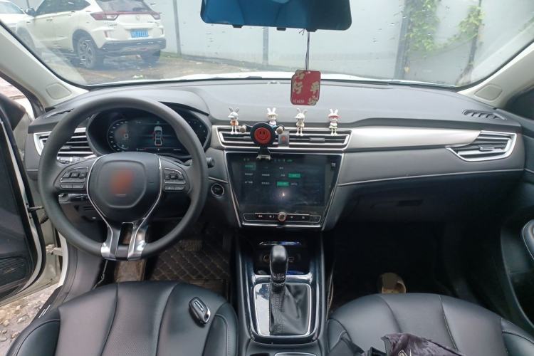Used Roewe i5 2020 1.5L Automatic 4G Connect Luxury Flagship Edition Center Console