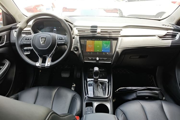 Used Roewe i5 2020 1.5L Automatic 4G Connect Luxury Flagship Edition Center Console