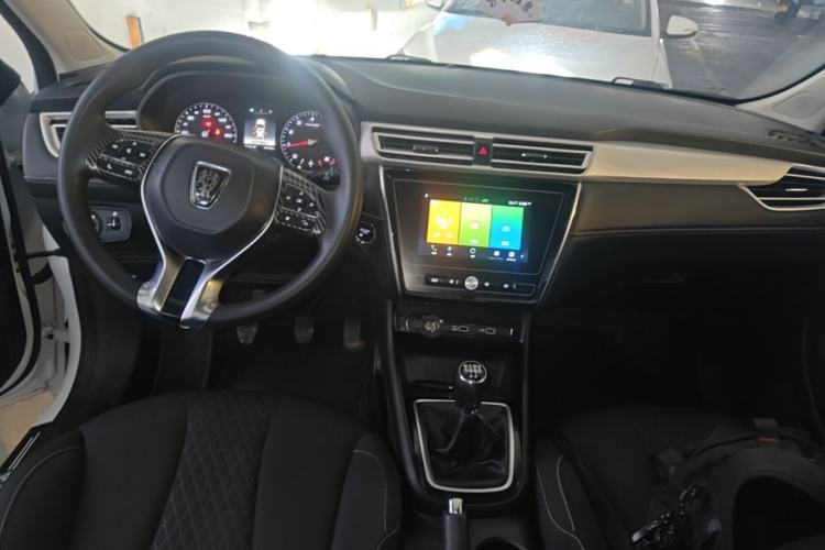 Used Roewe i5 2020 1.5L Manual 4G Connect Luxury Edition Center Console