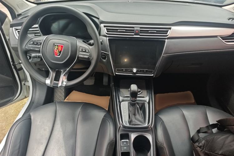 Used Roewe i5 2020 1.5L Automatic 4G Connect Luxury Flagship Edition Center Console