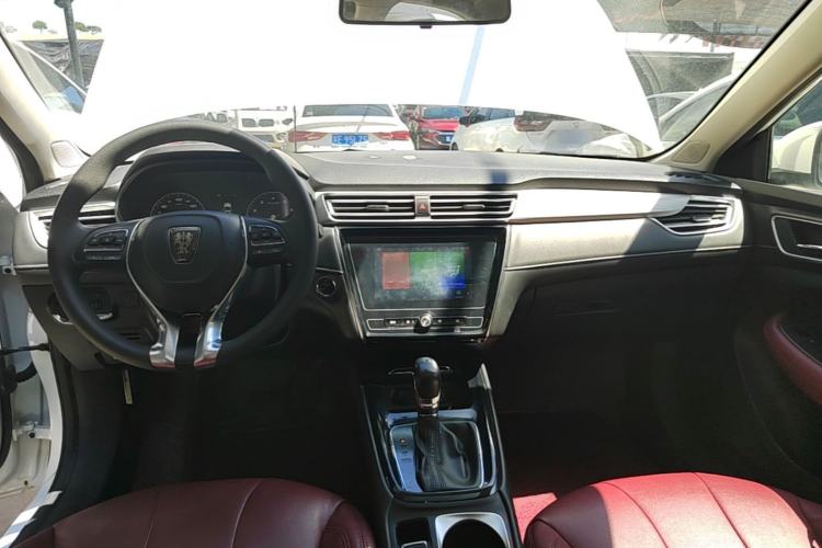 Used Roewe i5 2020 1.5L Automatic 4G Connected Linghao Edition Center Console