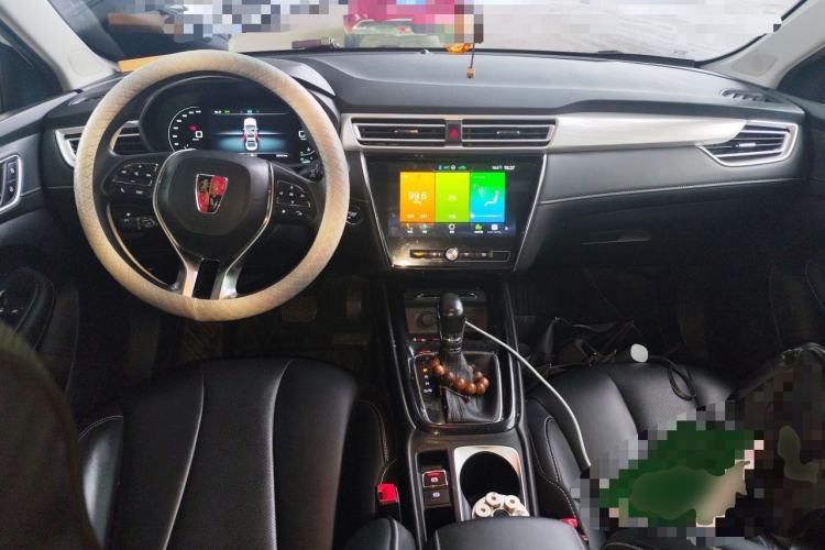 Used Roewe i5 2020 1.5L Automatic 4G Connect Luxury Flagship Edition Center Console