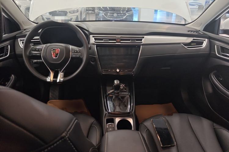 Used Roewe i5 2020 1.5L Automatic 4G Connect Luxury Flagship Edition Center Console